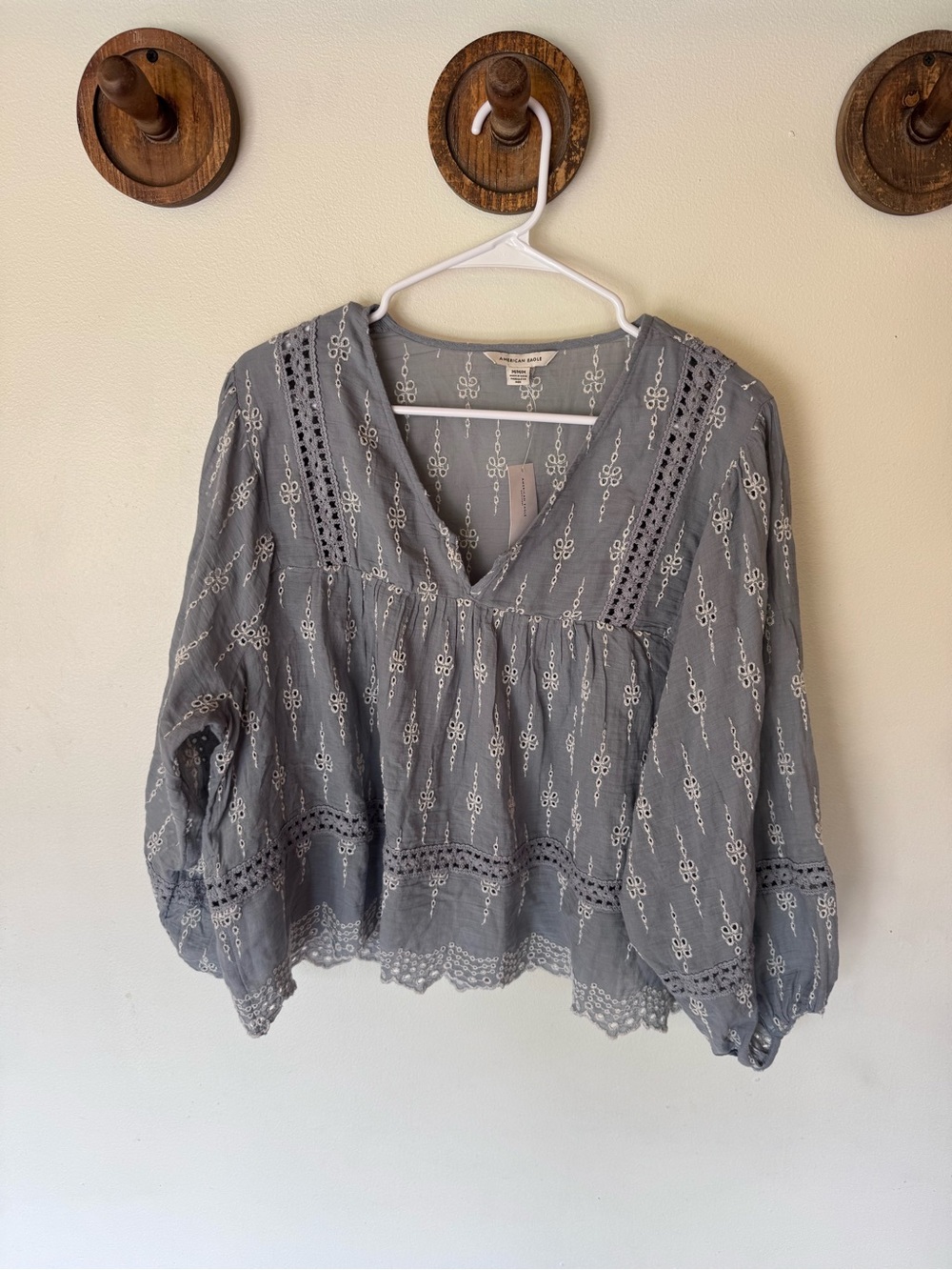 American Eagle blue eyelet Boho Lace-Trim Peasant Blouse size medium NEW! - Picture 2 of 11
